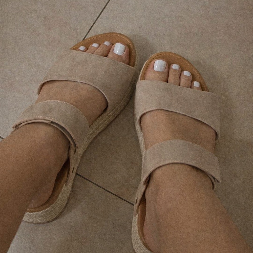 Well Worn Women's Soda Sandals Strappy Wedges Size 8